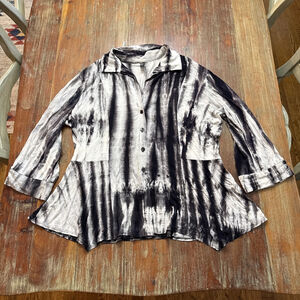 Staple Black White Tie Dye Button Front Tunic Sharkbite Hem Top Approx L/XL